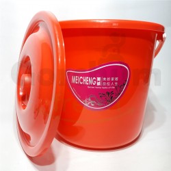 Colored Bucket with Lid Red